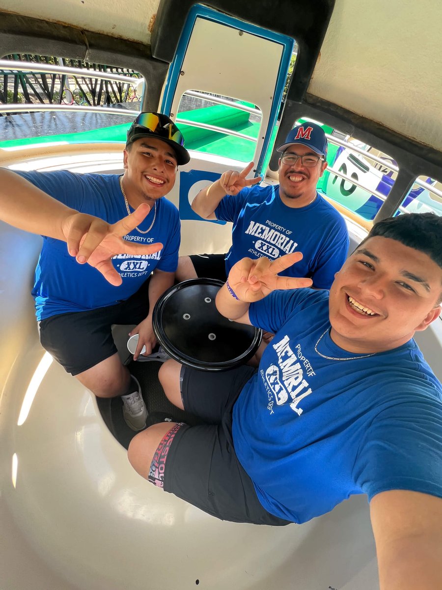 The @EISDMemorialHS @EISDofSA Minutemen Athletics field trip to @SF_FiestaTexas was a success. Our student athletes had a blast. We appreciate all the hard work and commitment during the school year! Let's keep working to be better every day. #PlayToWIN #RememberThe55 #FAM