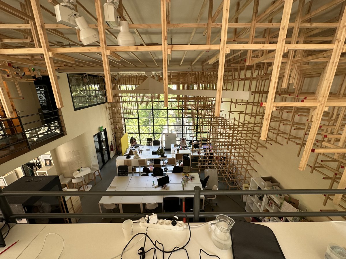 J’ai rendu visite à la très inspirante association <a href="/Matrice_io/">MATRICE</a>, un institut dédié à l'innovation technologique et sociale. 

Une occasion de discuter des défis et opportunités que la technologie offre pour notre société et nos services publics.