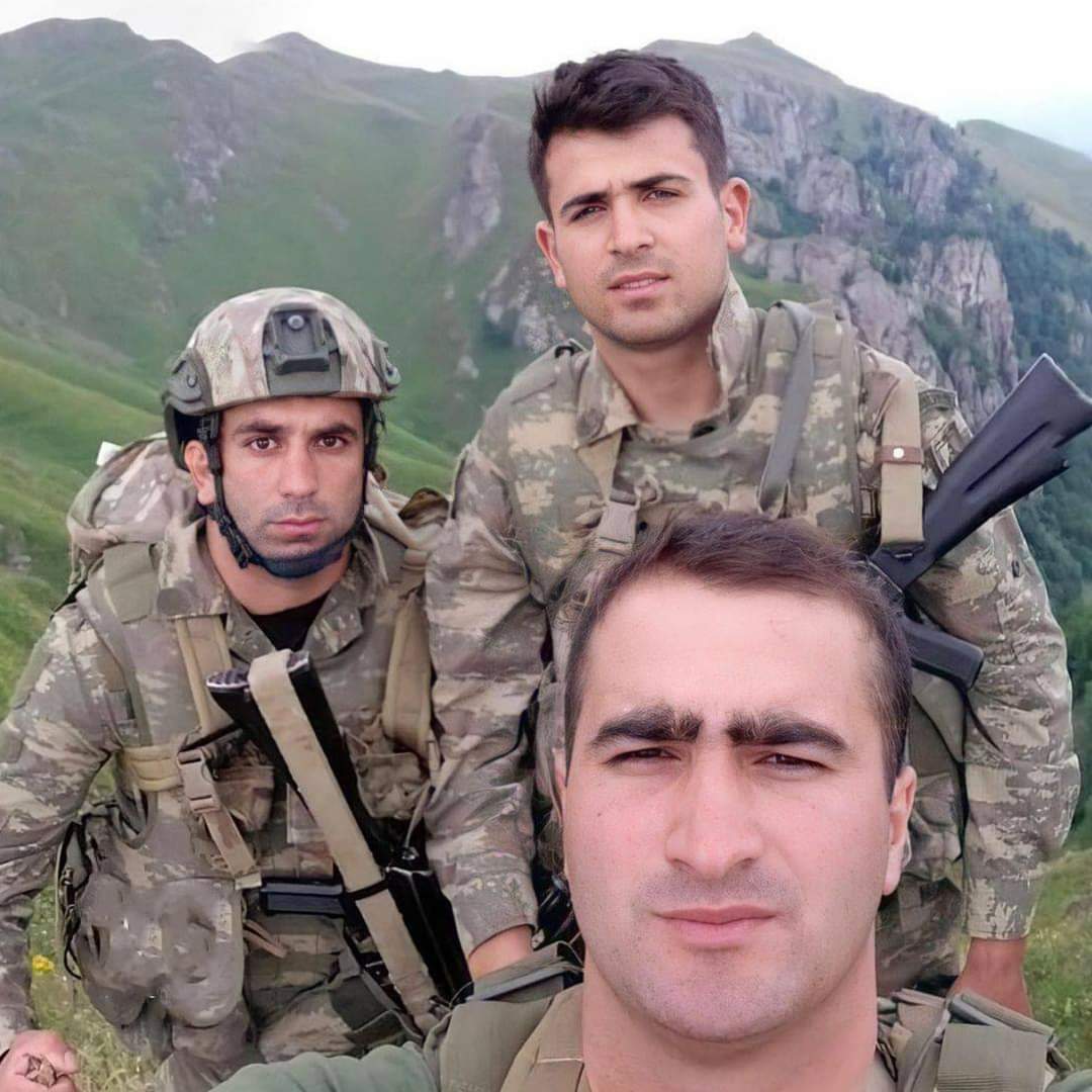 3 gənc, 3 dost, 3 XTQ Şəhidi: Şixəliyev Mehdi, Vəliyev Elnur, Mədətov Royal ... Şəhidlərimizin ruhları qarşısında baş əyirik!
#Azerbaijan 🇦🇿 #XTQ #Karabakhisazerbaijan  
#ŞəhidlərÖlməz #Vətənbölünməz #AzerbaijaniHeroes #KarabakhsHeroes #AzerbaijanArmy #AzərbaycanƏsgəri