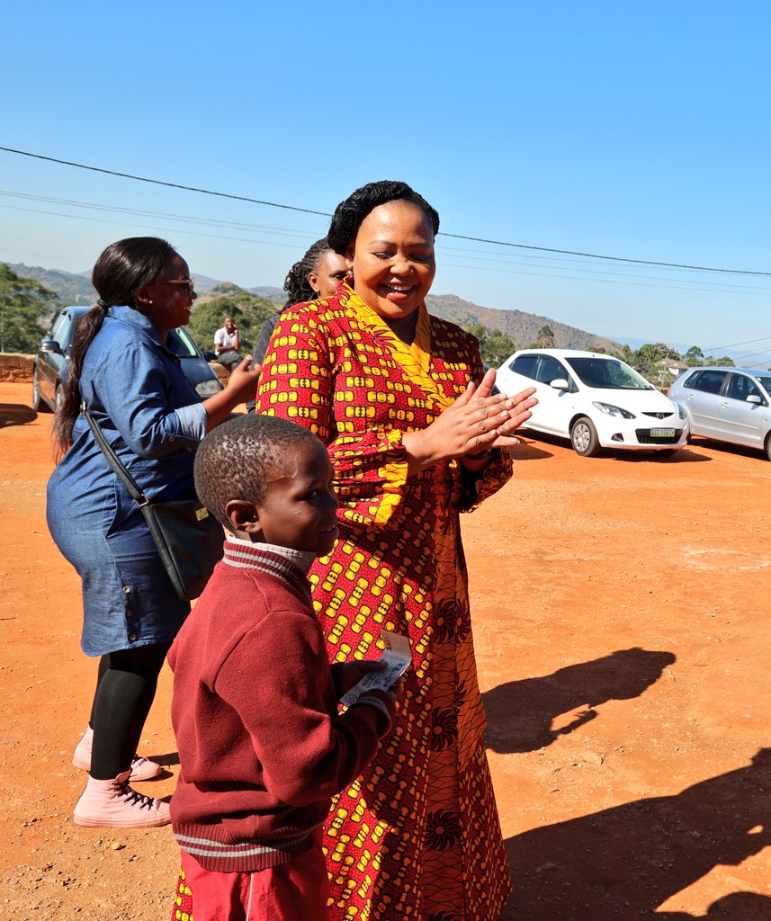 EswatiniGovern1's tweet photo. [PHOTOS]: Minister of Justice and Constitutional Affairs Pholile Shakantu and Principal Secretary Bertram Stewart hand over cash prizes to quiz-winning Mangwaneni Primary School pupils. This was on the sidelines of the PM's registration for the upcoming #2023GeneralElection. https://t.co/r2IGN38D2e
