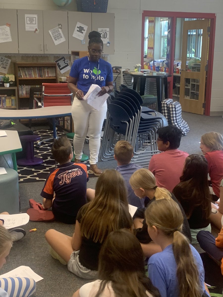 missmacsecond's tweet image. Thank you so much to the Bank of Ann Arbor for teaching us about different types of resources! We had so much fun!