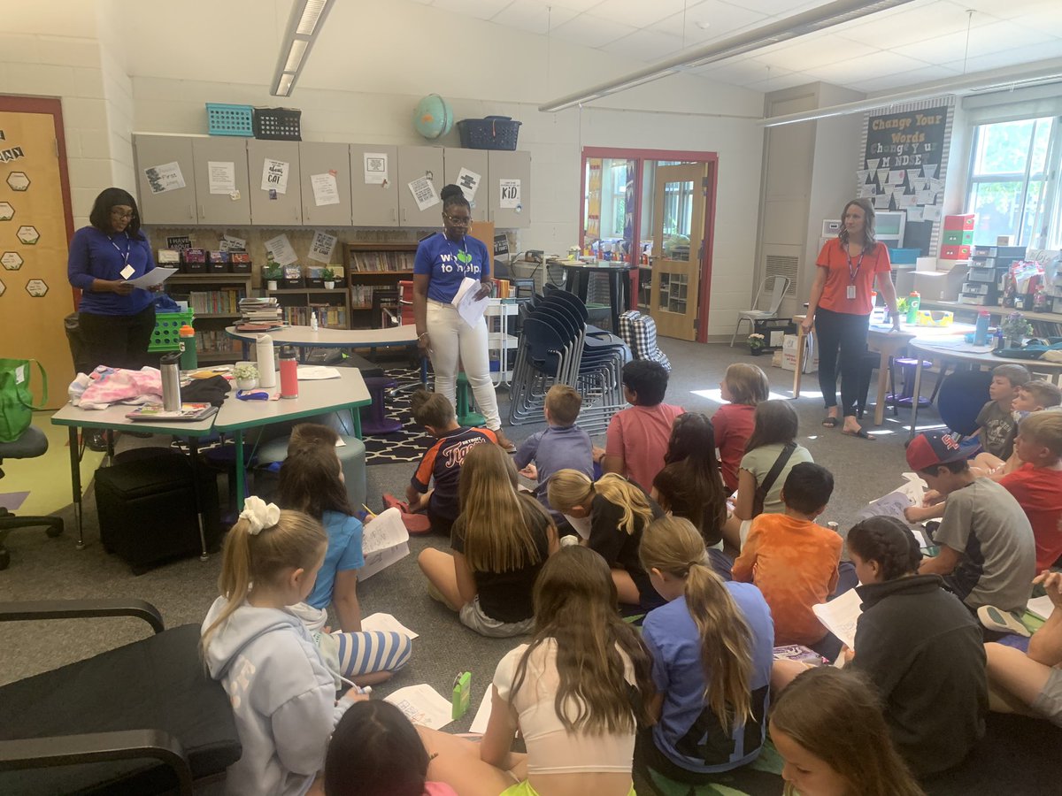 missmacsecond's tweet image. Thank you so much to the Bank of Ann Arbor for teaching us about different types of resources! We had so much fun!