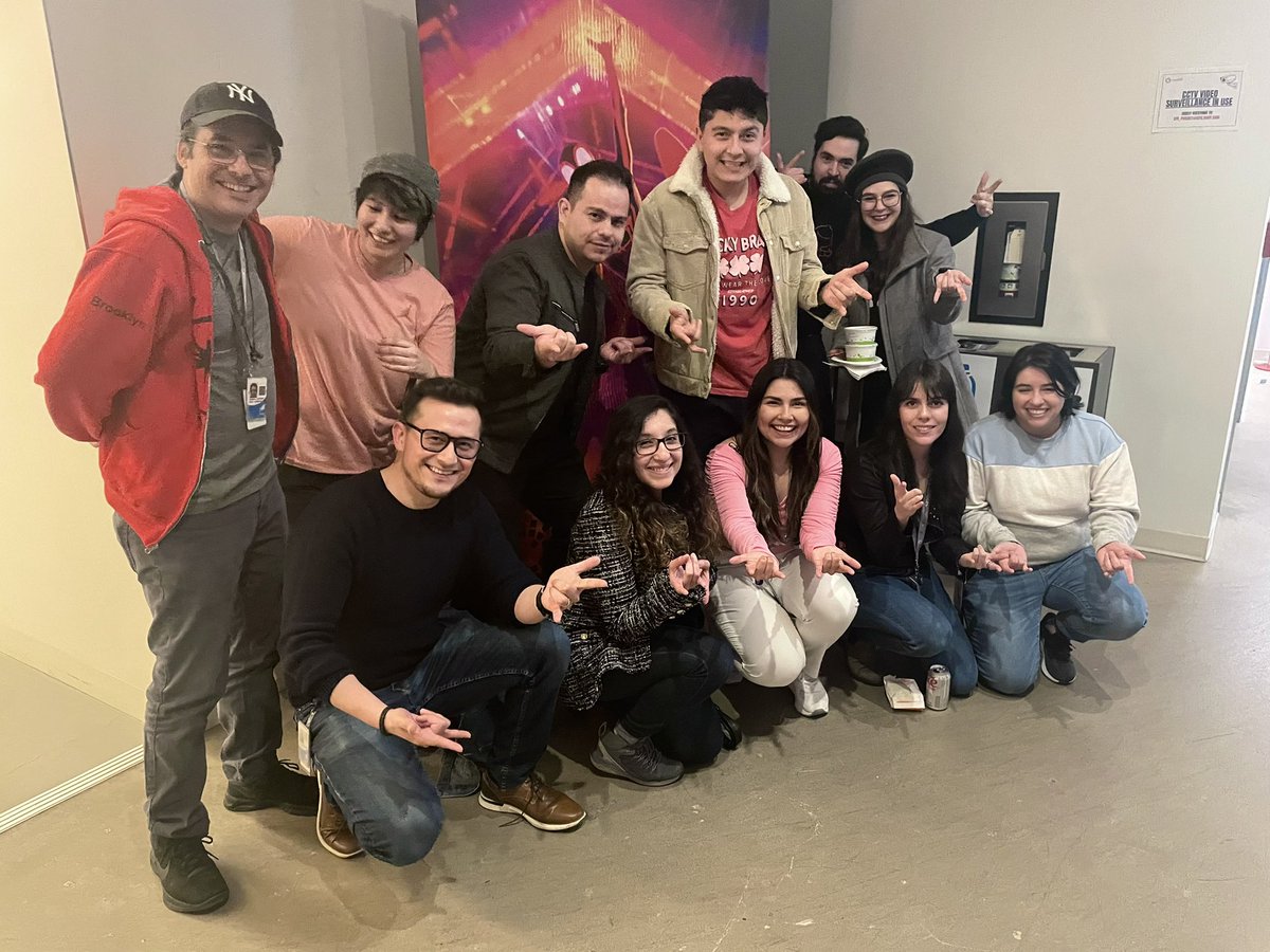 miraldams1's tweet photo. Acá algunos otros en la foto 🇲🇽🇲🇽🇲🇽 #SpiderManAcrossTheSpiderVerse https://t.co/GP0ogxMt3K