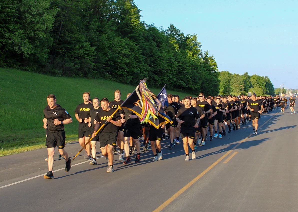 2_14Infantry's tweet photo. The Golden Dragons executed a BN run as a part of LTC Chichetti’s farewell. LTC Chichetti received a plaque for his service and commitment to the BN, and CSM Lachnit was honored as a distinguished member of the 14th Infantry Regiment for his dedication and service #ROTL https://t.co/h8AsSHjWay