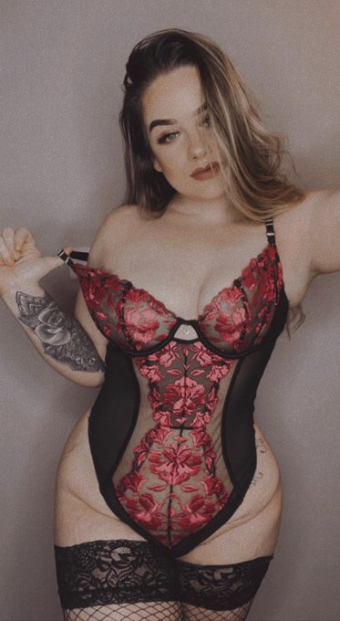 how can I help you relax?🥵🥰 https://t.co/90gjzoOdVK<a href="/tag/fuckmefriday"class="tags"><span>#fuckmefriday</span></a>