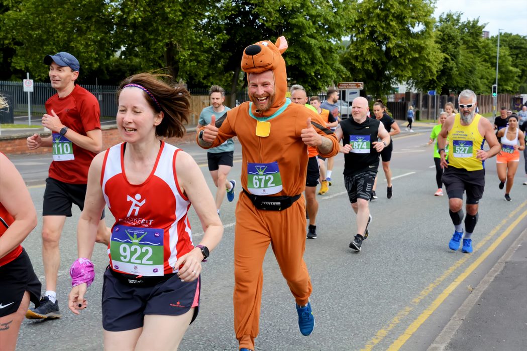 🏅 POTTERS 'ARF SIGN-UP EVENT 🏅

Join us tomorrow @PotteriesMuseum from 10 am to register for this year's #PottersArf

Time is running out to secure your place on the start line on Sunday 11 June.

Online entries also close at midnight on Sunday 4 June ➡️ stoke.gov.uk/pottersarf
