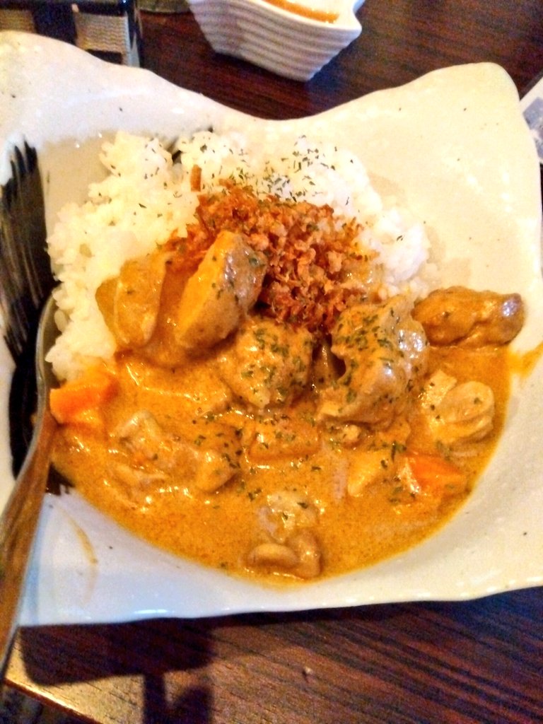 nazebes_dontkoi's tweet photo. 相変わらずBARクオリティでは無いマッサマンカレーฅ^•ω•^ฅ
#BAR #aobar #マッサマンカレー https://t.co/pxKwQjyvB2