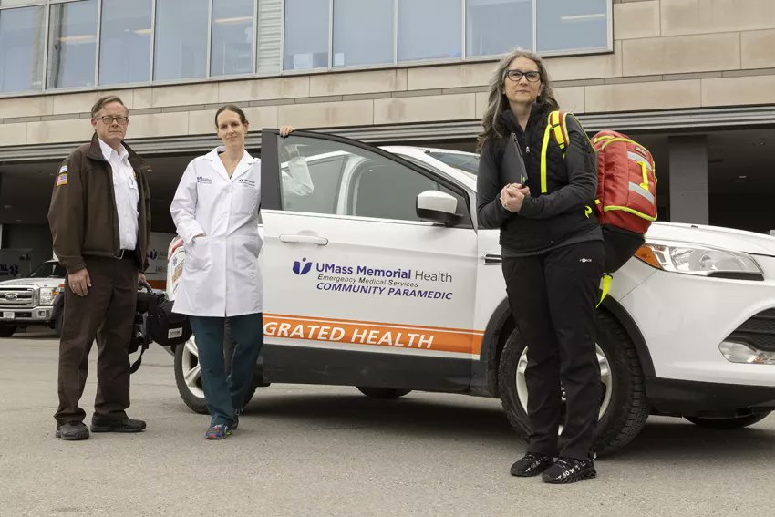 umassmemorial's tweet photo. #UMassMemorialHealth's Mobile Integrated Health team is bringing care to patients' front door to improve patient outcomes, decrease costs and reduce #emergencydepartment use. Learn more today on #ThePursuit: https://t.co/trr6VCX4EX #caredelivery #MobileIntegratedHealth https://t.co/tnqGJBfT9y