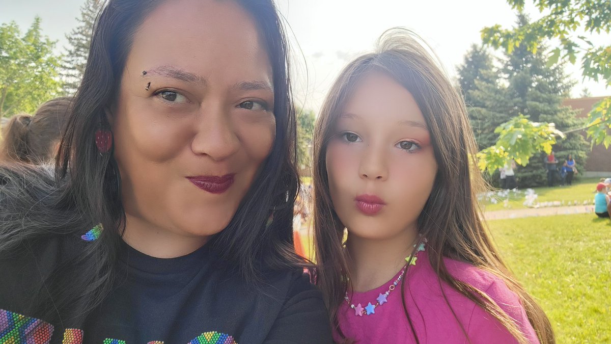 amysmoke1's tweet photo. Because it's Pride and start of National Indigenous Peoples Month, but everyday is our day. 🔥🏳️‍🌈🏳️‍⚧️🐢🍓 #RaiseOurFlags #TwoSpirit #QueerFam #IndigPride #2S https://t.co/JZYXwWbDc6
