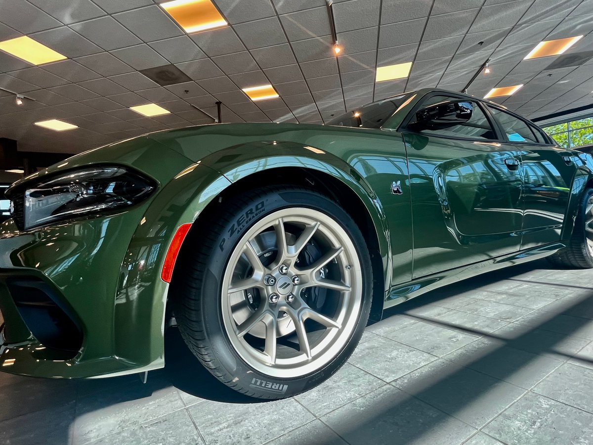 RochesterHillsC's tweet photo. Swing into summer with the #DodgeLastCall special edition swingers!
Choose from F8 Green & Sublime in both #Challenger & #Charger models. Don’t miss this opportunity to get these highly collectible & limited edition vehicles. Currently on display on our lot & in our showroom! https://t.co/Jtx6p3aVuD