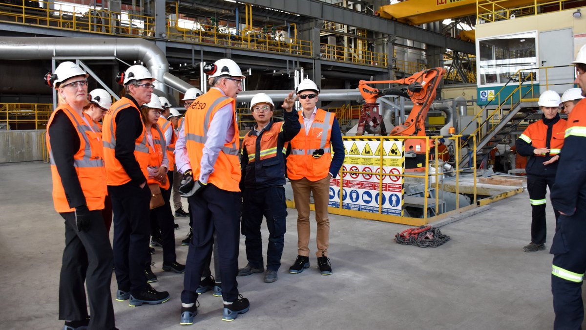 ZijinCopperBor's tweet photo. Generalni direktor Serbia Zijin Copper Ću Guodžu ugostio je danas menadžment vodećeg svetskog proizvođača opreme za obogaćivanje i koncentraciju mineralnih sirovina, lidere poznate finske kompanije Metso. https://t.co/Ps3ob51cqy