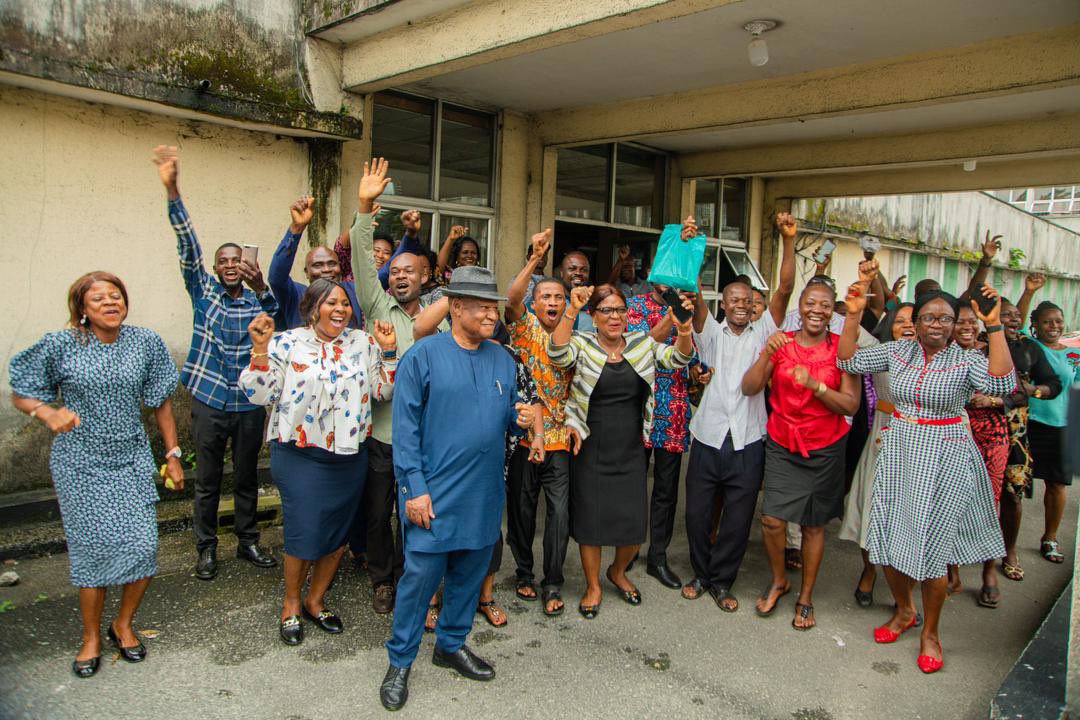 officialmeggito's tweet image. Governor Sir Siminalayi Fubara on an inspection visit to the state secretariat  which are his number one Constituents.
SIM WILL DO WELL.

#simmediavolunteers