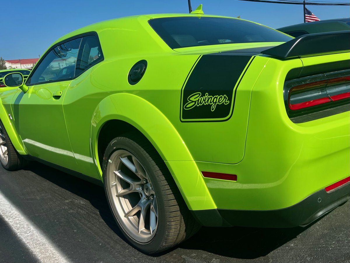 RochesterHillsC's tweet photo. Swing into summer with the #DodgeLastCall special edition swingers!
Choose from F8 Green & Sublime in both #Challenger & #Charger models. Don’t miss this opportunity to get these highly collectible & limited edition vehicles. Currently on display on our lot & in our showroom! https://t.co/Jtx6p3aVuD