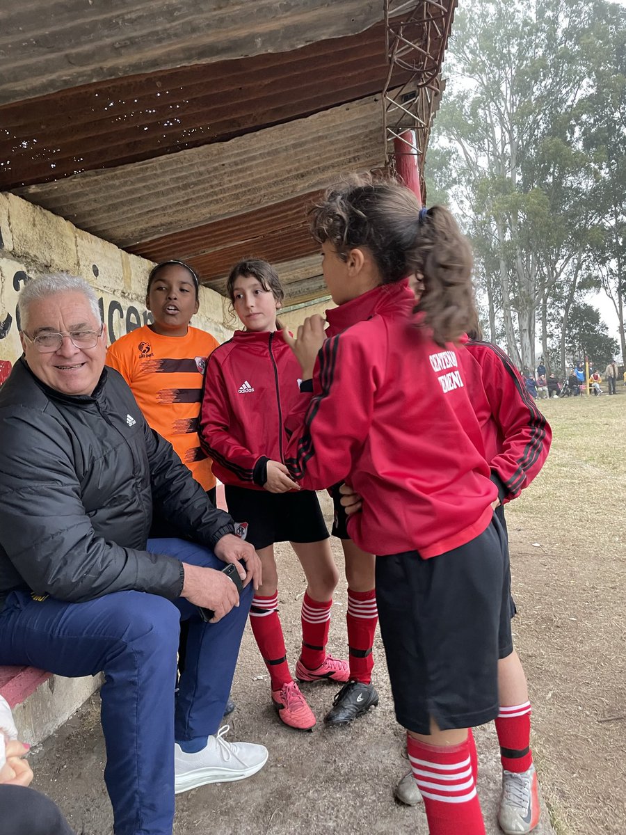 KerstinJourdan's tweet photo. La @AUFOficial integrará en su Comité Ejecutivo al mejor Presidente que @ONFIOficial pudo tener.
Compañero, solidario, incondicional, trabajador y perseverante @EduardoMosegui 
Tus logros serán los nuestros 💪🏼 
Éxitos mi gran amigo! https://t.co/aBZffCU3NN