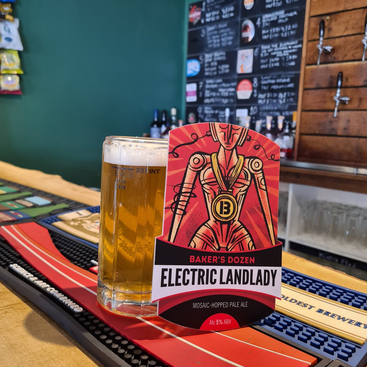 We are now pouring Electric Landlady by @bakersdozenbrewing 

#mosaicpale #bakersdozen