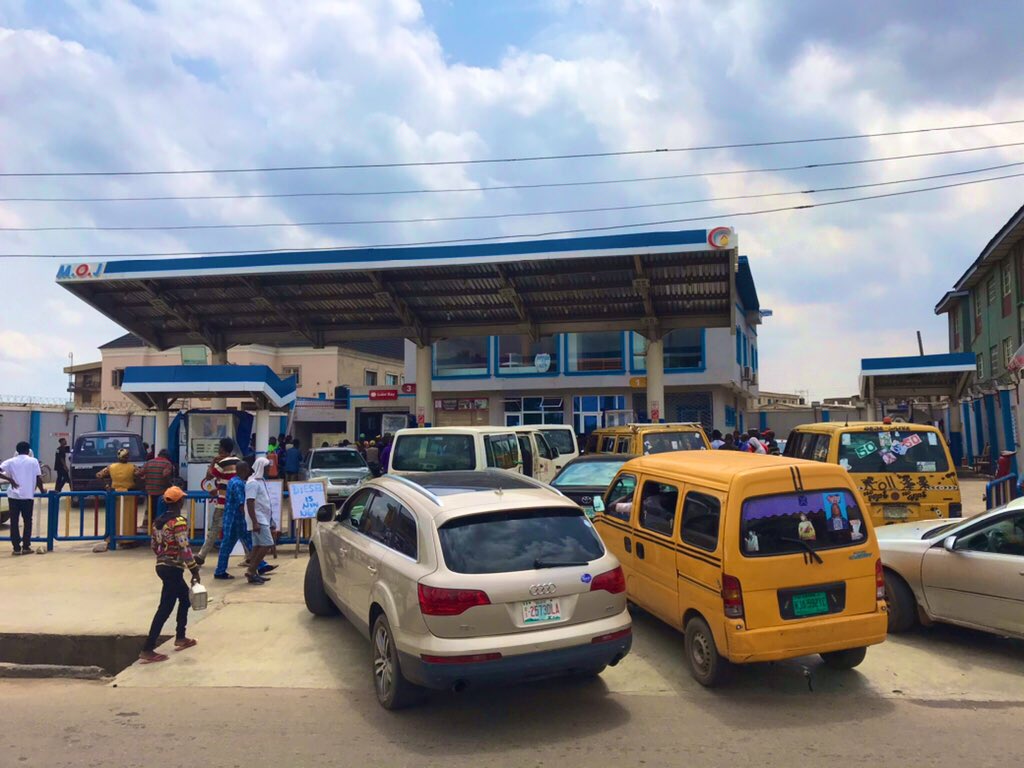 michealeditor10's tweet photo. Because of d work I do 🎥💻📹 I need light 💡 24/7 but see how much I buy fuel today #600 per liter https://t.co/EMX0XyyxPz