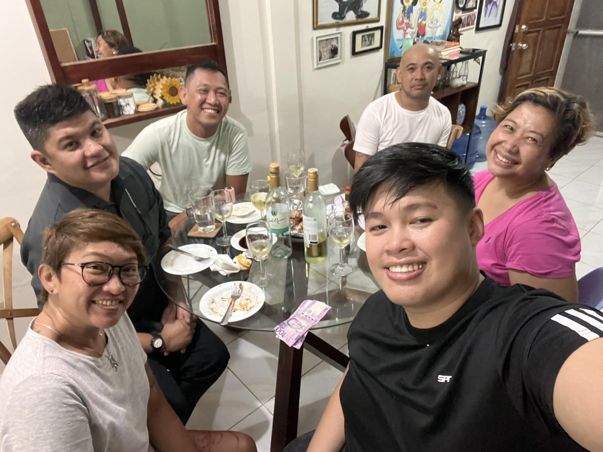 MonchNadela's tweet image. Good food, good friends! #wednesdaygroup ✨