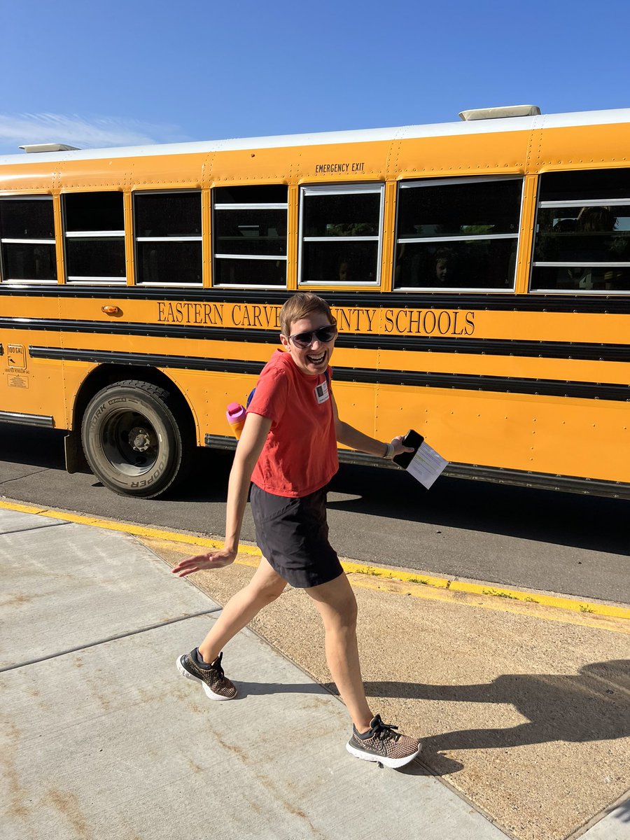 JesElementary's tweet image. 1st Grade is off to the Minnesota Zoo today