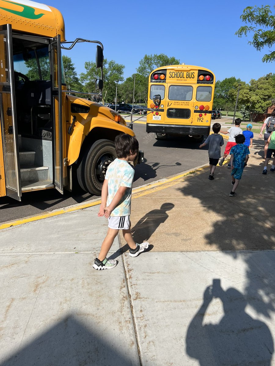 JesElementary's tweet image. 1st Grade is off to the Minnesota Zoo today