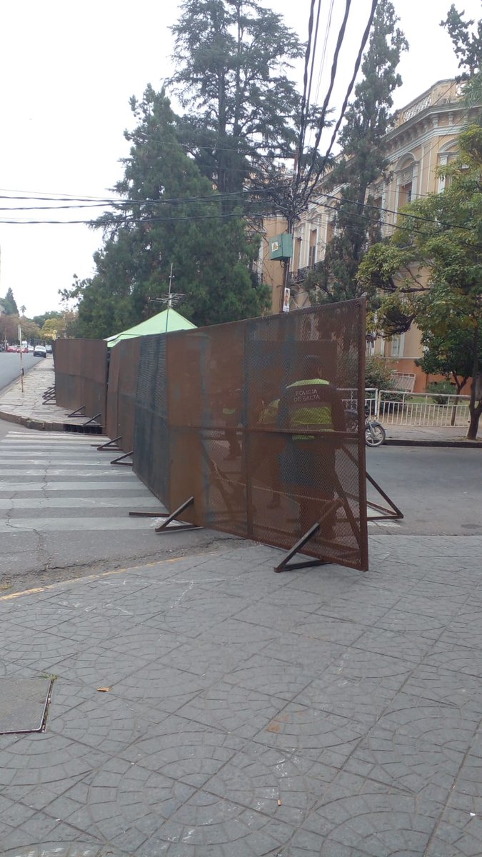 El vallado me está contradiciendo.