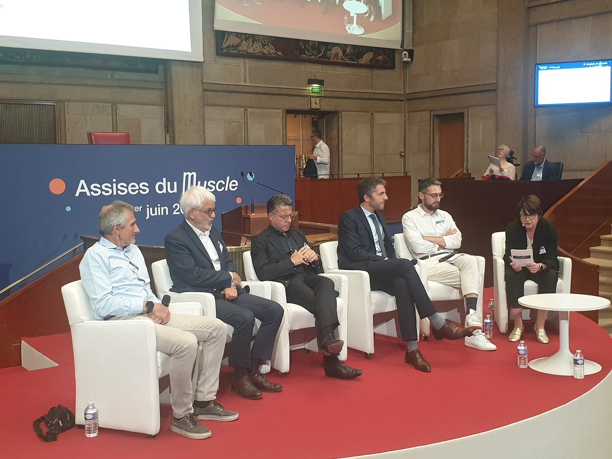 #AssisesDuMuscle Ouverture de la dernière table ronde de la journée sur le muscle et la maladie par le Pr Bertrand Fontaine, Directeur Scientifique et Médical de l'@Inst_Myologie. Avec la participation de Dr G. Solé, Pr J-P Spano, Pr F. Carré, @AdrienBougle et @Frederic_Revah.