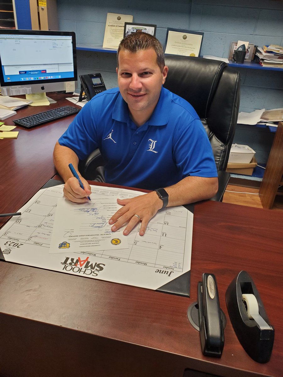 WeAreLyndhurst's tweet photo. 💙💛Congratulations to our very own, Jeff Radigan, for being named the NJIC National Division Athletic Director of the Year!👏🏻 https://t.co/WzsIXOUg2N