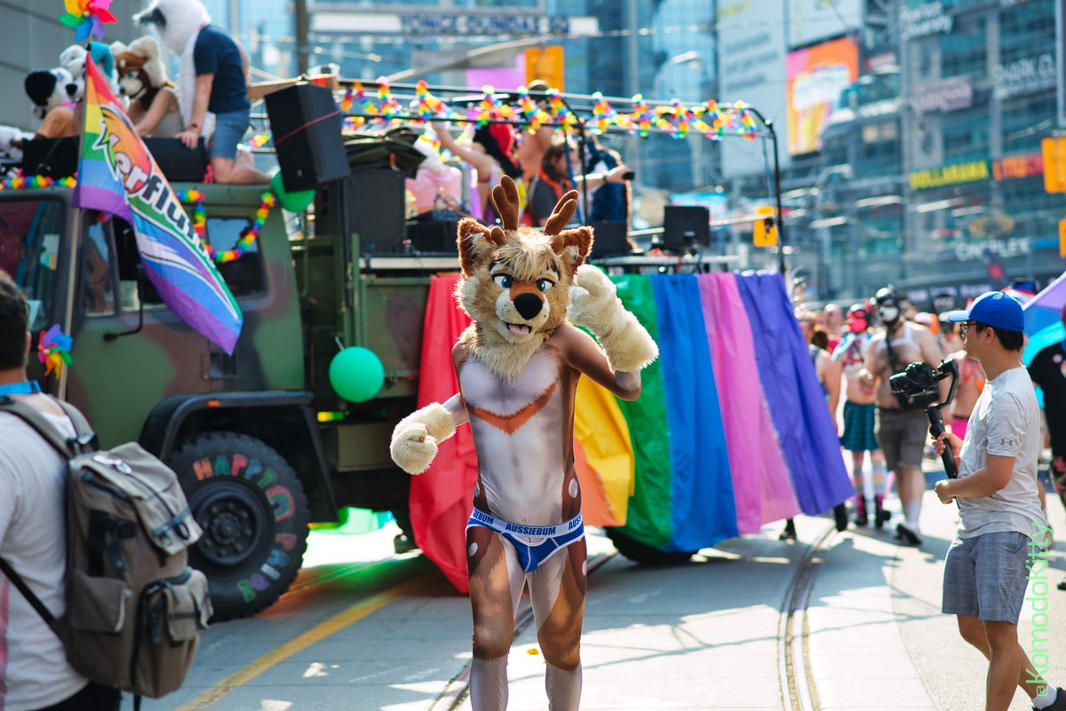 Biomass Accumulator 🌿🦌🔜 LVFC (@birchdeerwolf) on Twitter photo Happy pride month!!! Time to be an even gayer deer ✨🌈🦌🌈✨
📸: <a href="/KomodoKitty/">Komodo @komodo.dragons.place</a> Happy pride month!!! Time to be an even gayer deer ✨🌈🦌🌈✨
📸: <a href="/KomodoKitty/">Komodo @komodo.dragons.place</a>