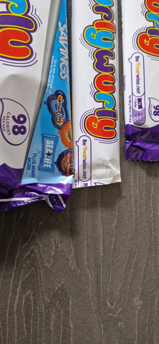timmym84's tweet photo. @CadburyUK hey, where is the rest of this curlywurly? Its looks like it's been chopped off when the outer wrapper was heat sealed! https://t.co/k21lRX6yzy