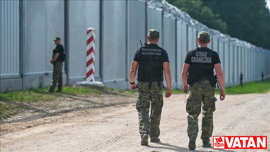 Polonya, Belarus sınırını Belarus ve Rusya'dan gelen yük trafiğine kapattı: VARŞOVA AA- Polonya haber ajansı PAP'ın bildirdiğine göre yasak, iki ülkeden birinde kayıtlı kamyon, çekici, römork ve yarı römorklar için geçerli olacak. Bu karar, Belarus… dlvr.it/SpzlKS