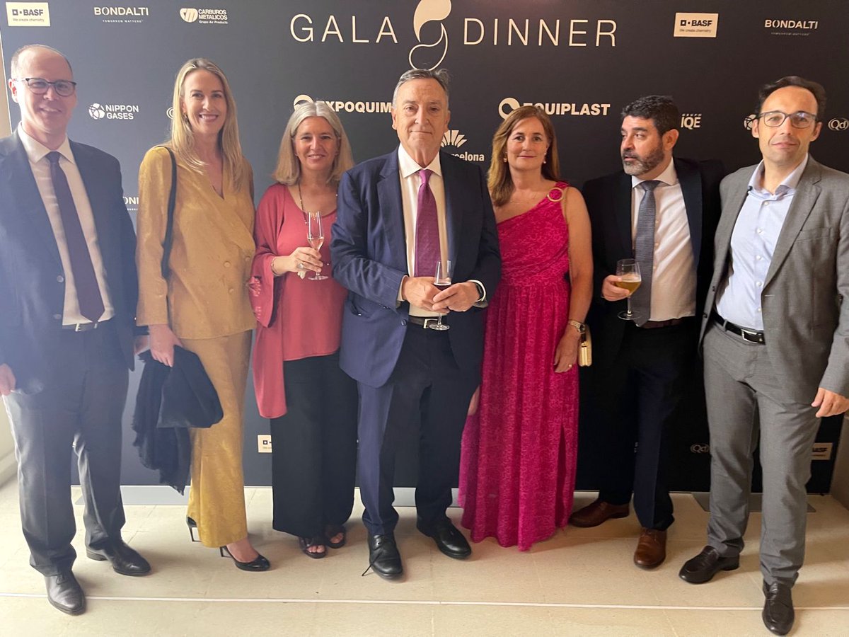 QUIMACOVA's tweet photo. ✨ Este miercoles asistimos a la cena de gala de @expoquimia como #SilverSponsors. En el evento tuvimos ocasión de compartir experiencias con algunos de los líderes empresariales del sector químico español.
#NetworkingQUIMACOVA #LaQuímicaNosUne https://t.co/QlEIt6bVRB