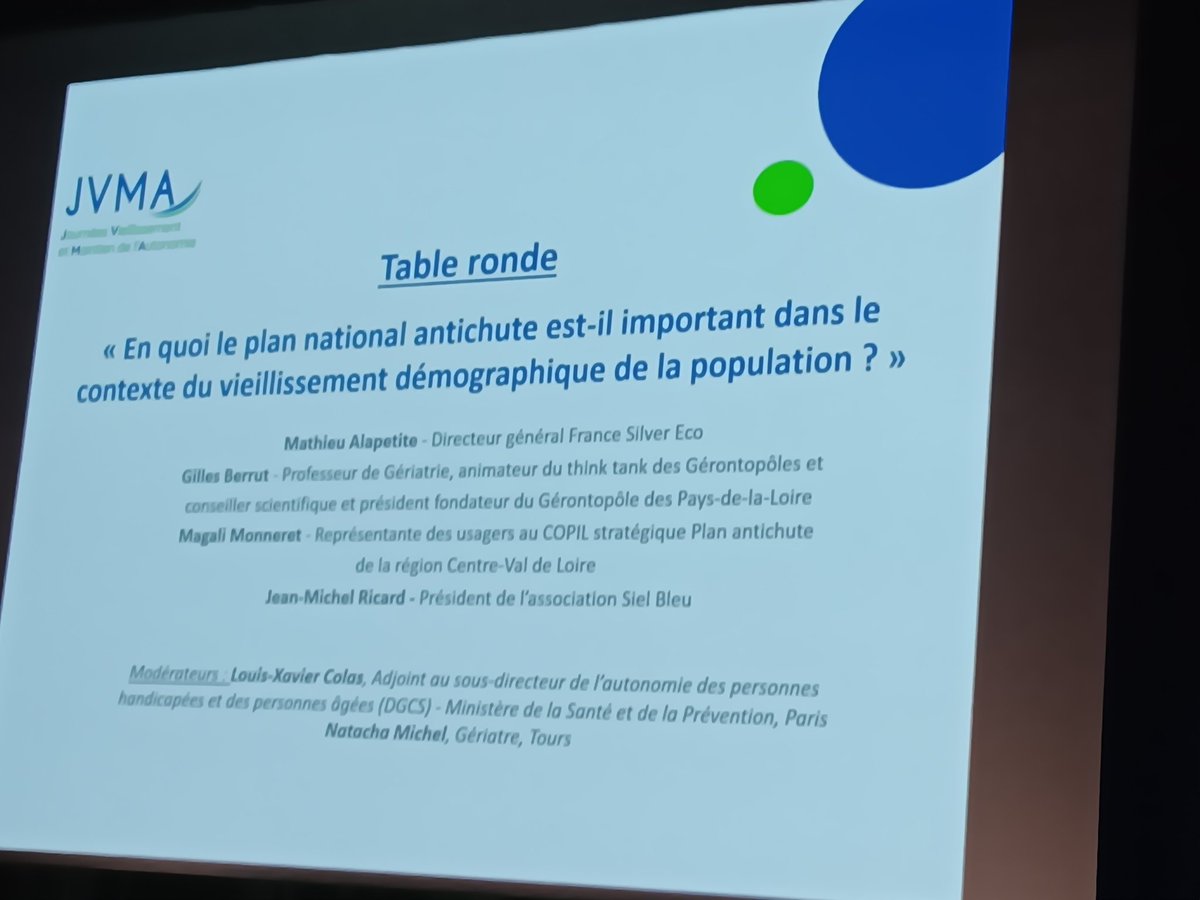 Table ronde sur le plan national antichute <a href="/MagaliMonneret/">Magali Monneret</a> <a href="/Mathieu_A/">Mathieu ALAPETITE</a> <a href="/GillesBerrut/">Gilles Berrut</a> @JeanMichelRicard,
animée par <a href="/NatachaMichel/">lanceiras michel</a> (<a href="/ERVMAcvdl/">Gérontopôle_ERVMA Centre-Val de Loire</a>) et @LouisXavierColas (DGCS) ➡️ En quoi ce plan est important ?