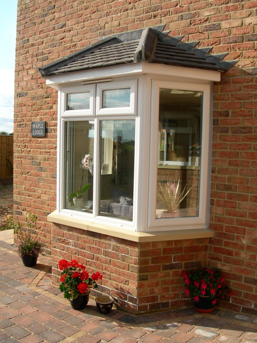 thewindowshop1's tweet image. Bays and Bows add a prestigious touch to any home. While bay windows allow for a larger internal space, bow windows can certainly create the illusion. Both styles allow natural light to flood in. Call 01933 383451 for a free, no obligation quotation. #wellingborough #baywindows