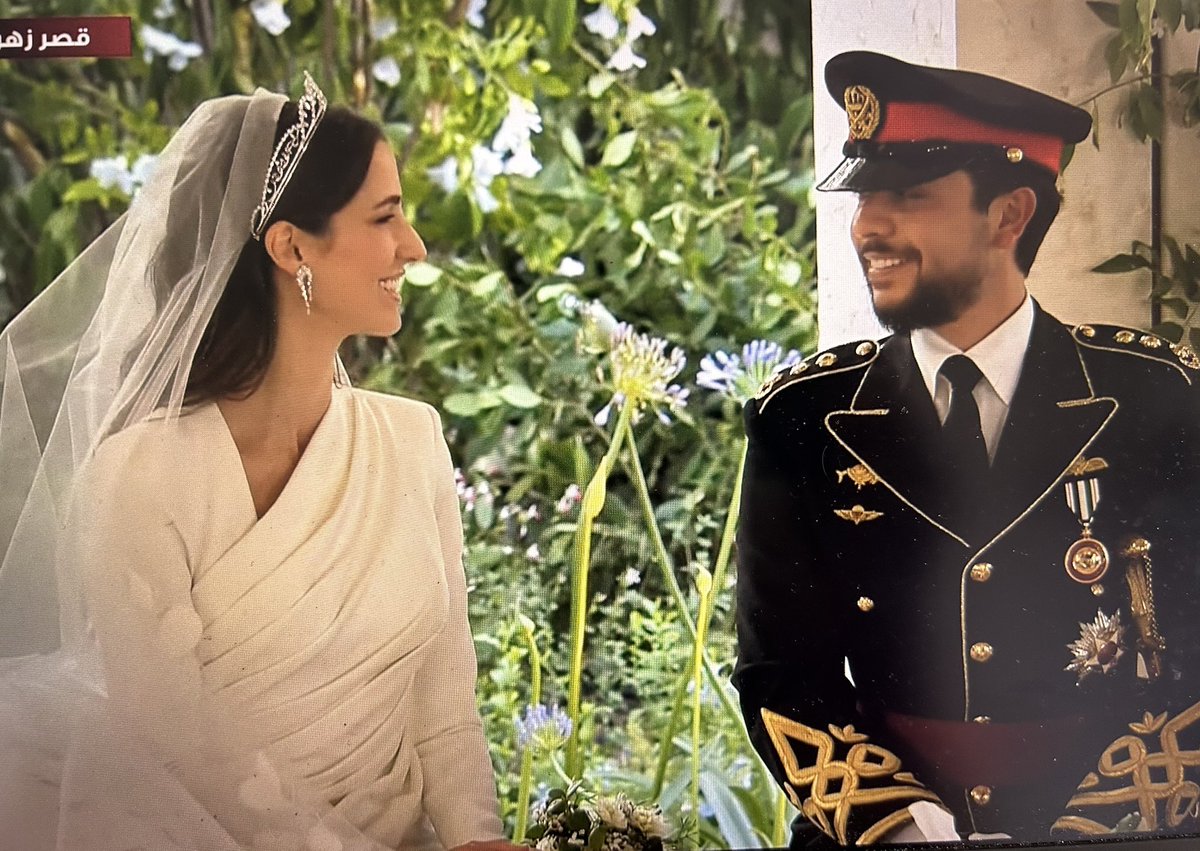 LOOK AT THEM! ❤️😭
The Crown Prince Al Hussein and Rajwa Alseif #JordanRoyalWedding