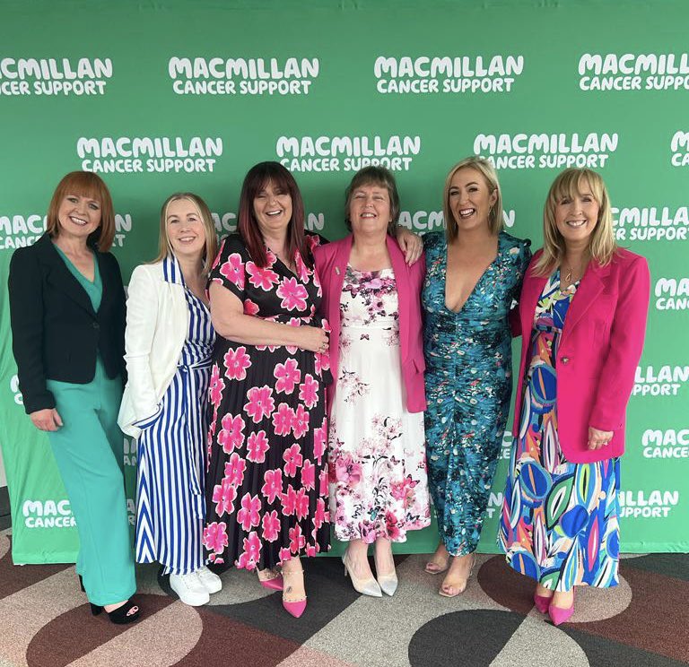 MccleanMaura's tweet photo. NI Cancer Experience Panel.. winners of Outstanding Supporter Award at Macmillan National Awards 🙌💚🙏 https://t.co/kAzHuuJUq4