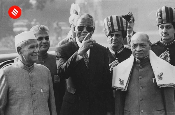 President of South Africa Nelson Mandela with President Shankar Dayal Sharma and Prime Minister PV Narsimha Rao during the arrival ceremony at Rashtrapati Bhavan in New Delhi on January 25, 1995.

Express photo by RK Sharma.

#ExpressArchives