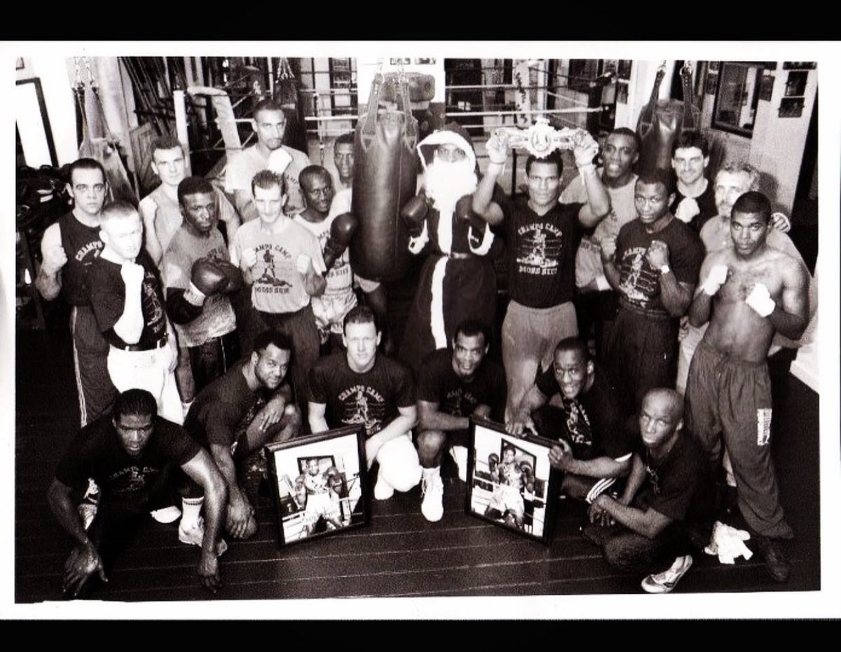 ChampsCampUK's tweet photo. #ThrowbackThursday
Who can you recognise π in this Team Christmas Picture ??
#ChampsCamp #Seedsplanted #ManchesterBoxing #MossSideABC #philmartin https://t.co/lLWEu5BH3U