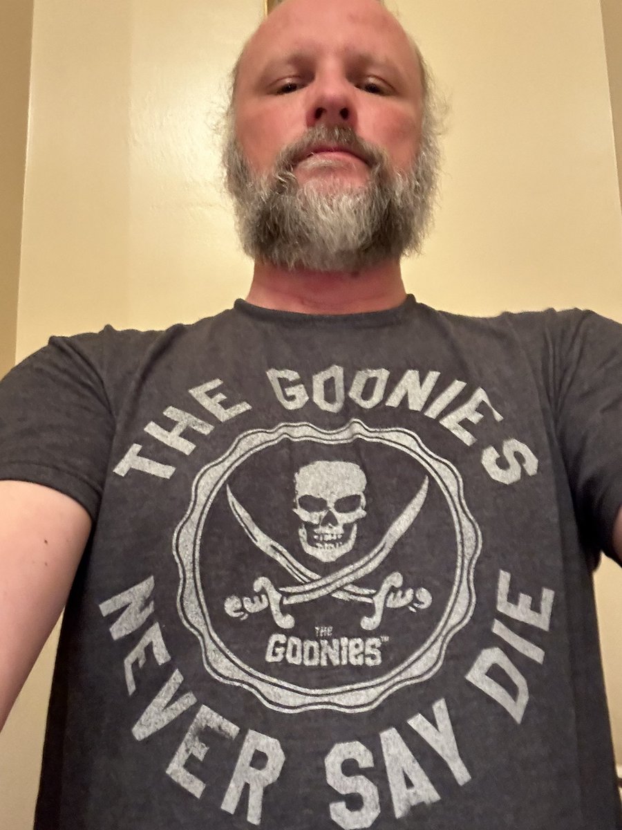 Neither do heart attack survivors. #heartattack #survivor #goonies 
<a href="/SeanAstin/">Sean Astin</a> <a href="/Corey_Feldman/">Corey Feldman</a>