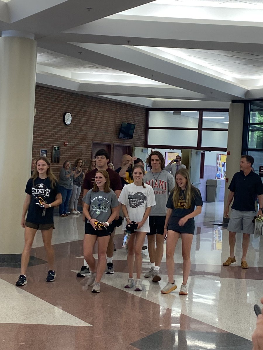 Matt K (@coachkostelnik) on Twitter photo Good luck to our state bound track athletes <a href="/Bquiggs35/">Braeden Quigley</a> <a href="/ALTrackField/">Avon Lake Track & Field</a> #shoremenpride Good luck to our state bound track athletes <a href="/Bquiggs35/">Braeden Quigley</a> <a href="/ALTrackField/">Avon Lake Track & Field</a> #shoremenpride