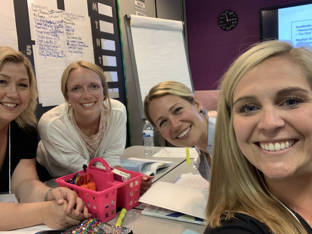 Meeting new Worthington educators at our Responsive Classroom training!!! @responsiveclass @wcsdistrict  Love our Worthington connections! ❤️ #itsworthit @MrsTorries1st