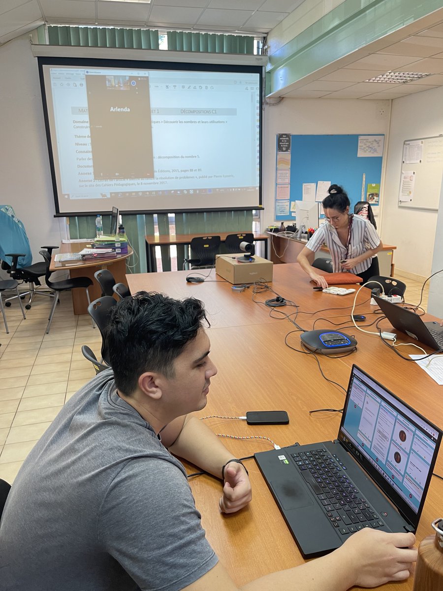 DfciDgee's tweet photo. Concours CERPE - Préparation des agents contractuels de la brigade de formation continue. Session de simulation à l'épreuve de leçon en mathématiques. Pour la valorisation et l'accompagnement des parcours. #formationcontinuePF #dfciPF https://t.co/J3tchtMQjA