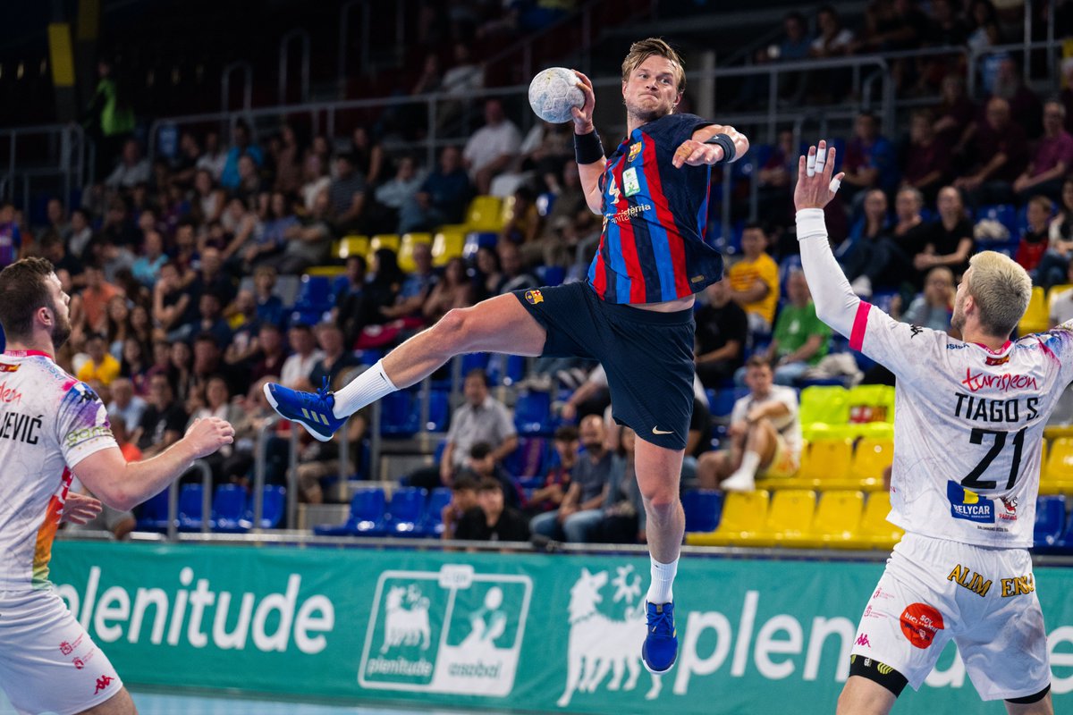 FCBhandbol's tweet photo. Jornada 30 @ASOBAL
@FCBhandbol 3⃣2⃣
@ADEMARLEON 2⃣1⃣
Min 45
📺@esport3
📱 @LaLigaSportsTV
🏠 Palau Blaugrana
🔵🔴 #ForçaBarça #LiveASOBAL #BARADE https://t.co/eknzi1eGMc