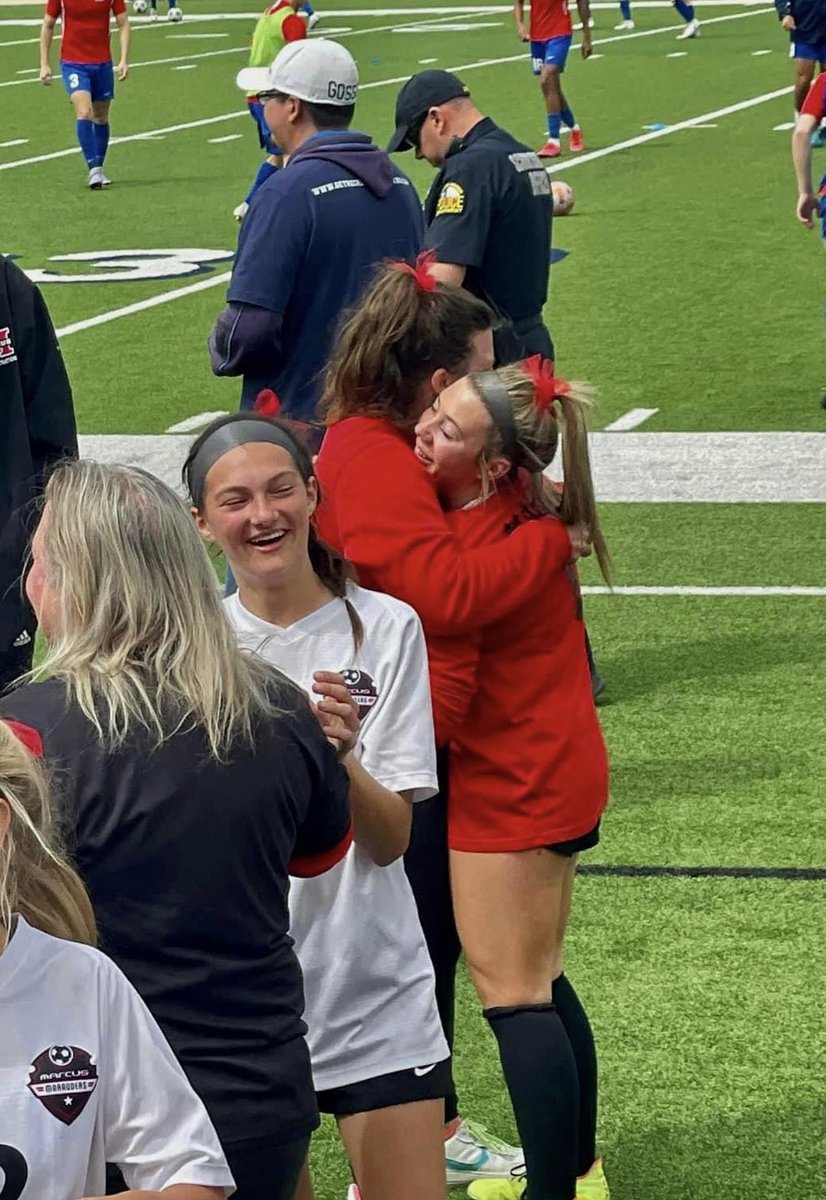 BryRussell0's tweet photo. Thank you to @Coach_Bagwell_ for everything you have done for @Marcus_MMFCG !! You have helped me a lot this year mentally! Thank you for always believing in me and our team! I appreciate you and I’m excited to see what you on your next chapter! 🤍 https://t.co/8iqoZa6jVD