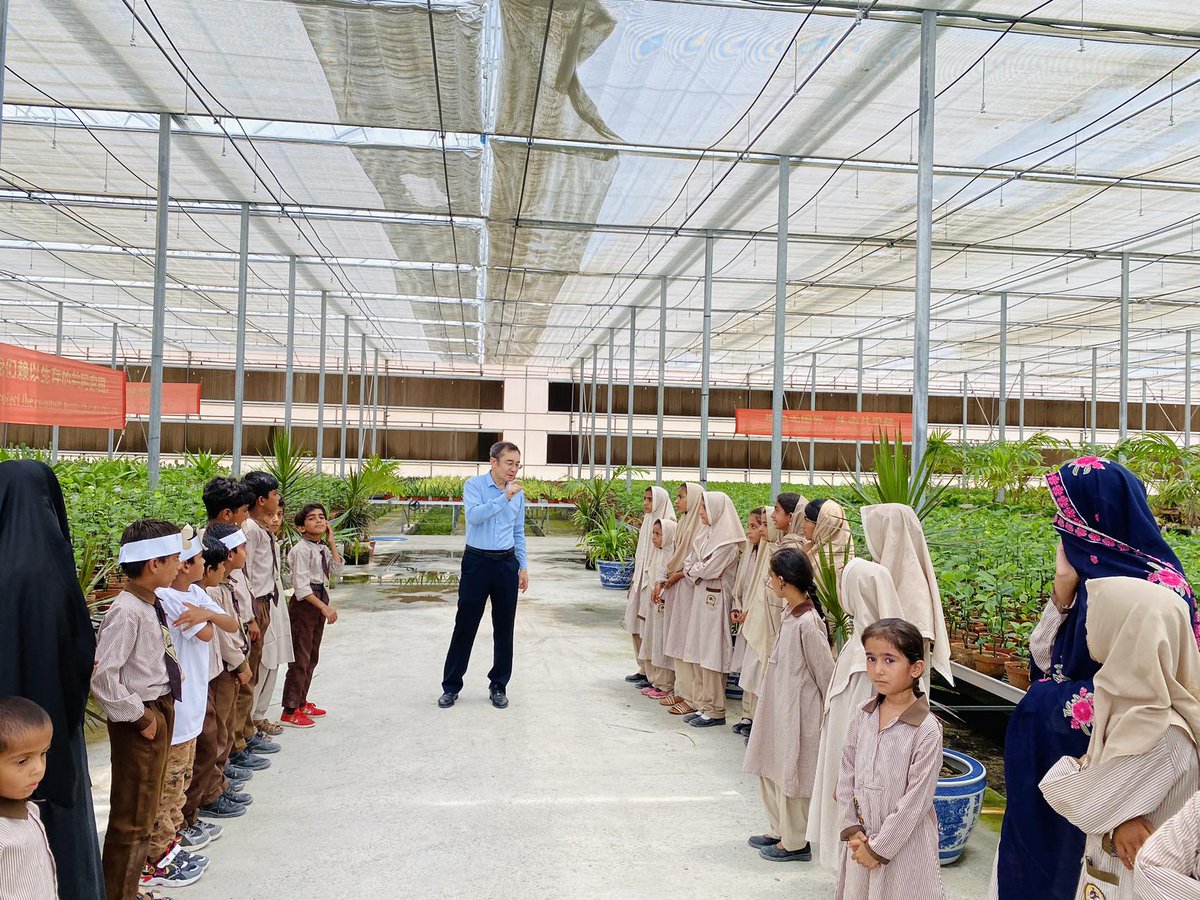 On the occasion of World Children Day, China Overseas Ports Holding Company organized a surprise tour for the students of New Town Grammer School to develop children's cognitive behavior by bringing them to direct experiences.