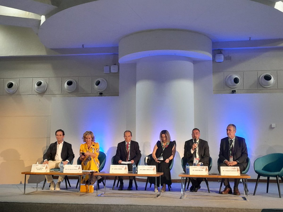 Inauguración del #congresosemdor2023 defendiendo la multidisciplinariedad en el tratamiento del #dolor. Con <a href="/lmtorres53/">Luis M Torres</a> <a href="/VelazquezIg/">Ignacio Velázquez</a> <a href="/DrAbejon/">Dr. David Abejón</a>, <a href="/mlmoral/">María Luisa del Moral Leal</a>, representantes de asociaciones de pacientes y del Colegio de Médicos de #Sevilla.