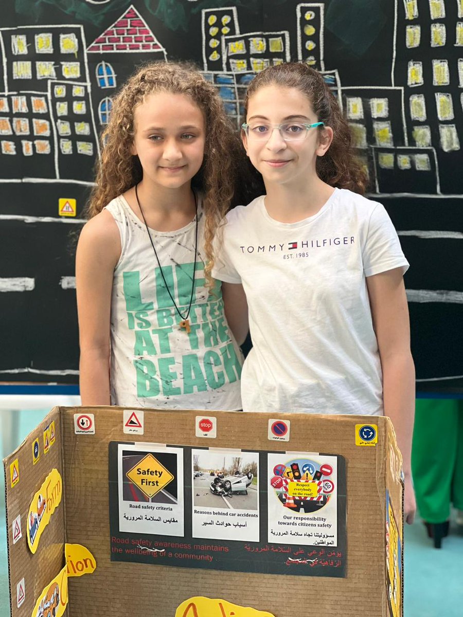 AmaniF5's tweet photo. @Hhhsinfo @dina_jradi @TawilNoor @sashgh #معرض 2023 عرض متعلّمو الصّف الخامس الأساسي إنك ج قضاياهم بحماس ومسؤوليّة في معرضهم مظهرين إبداع في طرح أفكارهم وأفعالهم التي حاولوا من خلالها إحداث تغيير إيجابي في المجتمع، فخورة بكم جميعًا https://t.co/2Hss5eFRSn