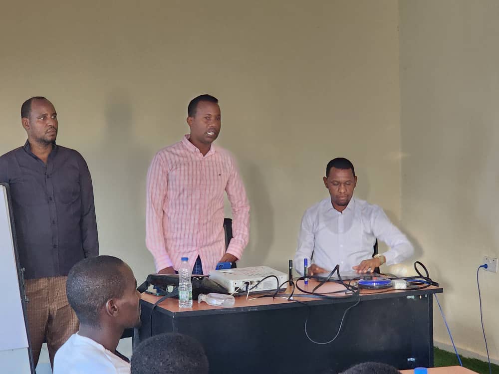HDCSOMALIA's tweet photo. Through the support of UNICEF Somalia HDC conducting frontline heath workers training on basic infection control, orientation on GBV and MHPSS in Dollow district Gedo region. https://t.co/gWWBH4uxqv