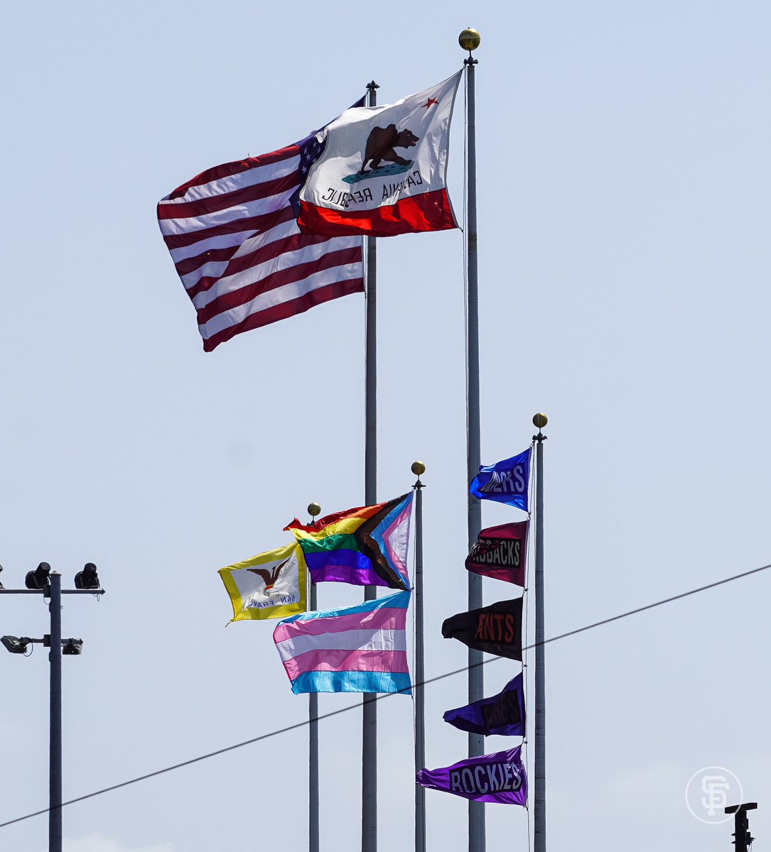 OracleParkSF's tweet photo. Flying proudly over Oracle Park 🏳️‍🌈🏳️‍⚧️ 

#SFPride | @lauritalc https://t.co/qen7iUIaA2