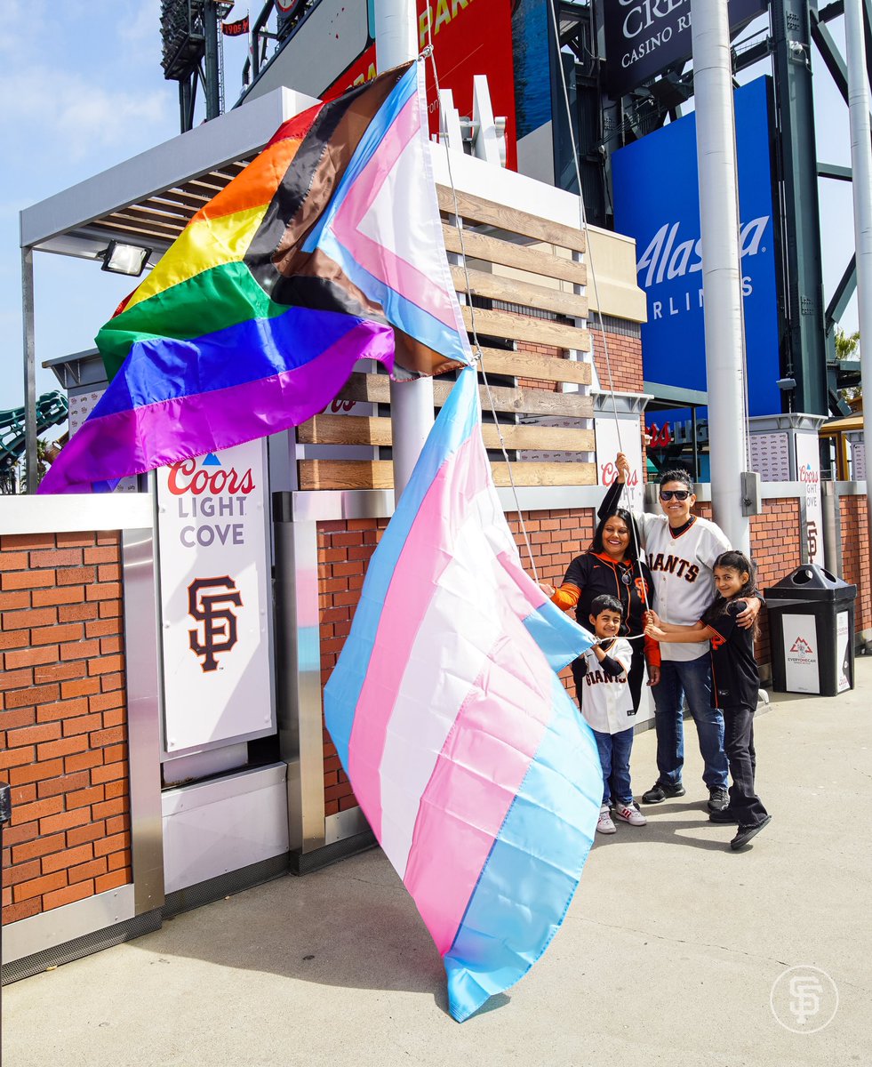 Oracle Park on Twitter "Flying proudly over Oracle Park 🏳️‍🌈🏳️‍⚧️ 