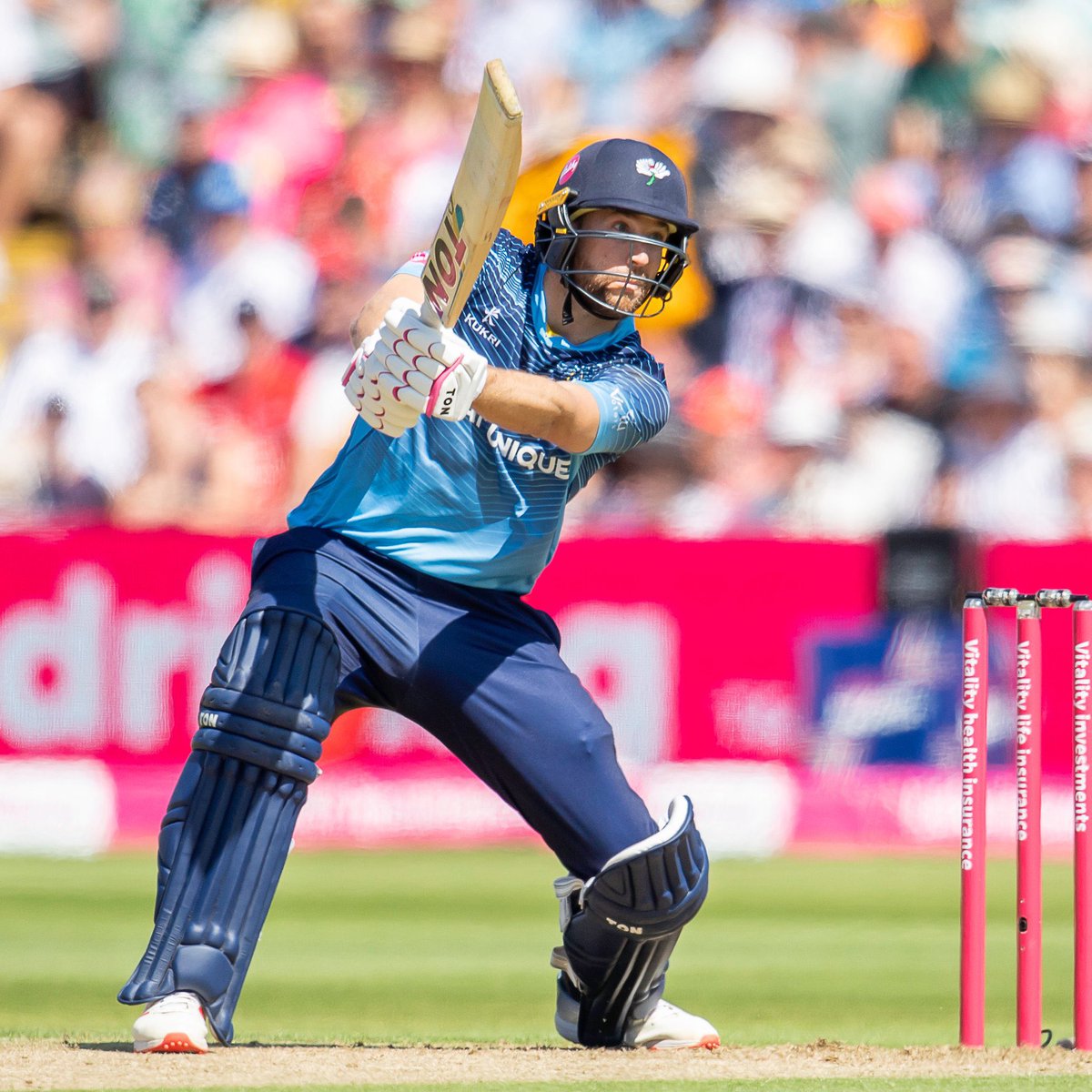 Test Match Special (@bbctms) on Twitter photo 83 from <a href="/dmalan29/">Dawid Malan</a> helps <a href="/YorkshireCCC/">Yorkshire CCC</a> set 195/6 in the #T20Blast Roses match.
Now itโs over to a <a href="/lancscricket/">Lancashire Cricket</a> batting lineup including <a href="/josbuttler/">Jos Buttler</a>, <a href="/liaml4893/">Liam Livingstone</a> & <a href="/PhilSalt1/">Phil Salt</a>.
bbc.co.uk/sport/live/criโฆ
#bbccricket 83 from <a href="/dmalan29/">Dawid Malan</a> helps <a href="/YorkshireCCC/">Yorkshire CCC</a> set 195/6 in the #T20Blast Roses match.
Now itโs over to a <a href="/lancscricket/">Lancashire Cricket</a> batting lineup including <a href="/josbuttler/">Jos Buttler</a>, <a href="/liaml4893/">Liam Livingstone</a> & <a href="/PhilSalt1/">Phil Salt</a>.
bbc.co.uk/sport/live/criโฆ
#bbccricket