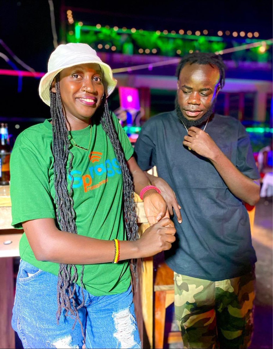 Spraggapromo's tweet photo. I Was Tempted With Her Cuteness in #Spragga Shirt But No, i Have Continued To Fear Women ๐๐
โข Weโre @KSPHOTELGULU Now๐ฅ
โข @AcholiBae https://t.co/OztcorOVXB